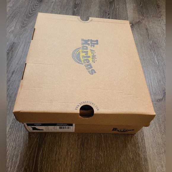Brand New Jadon DR. MARTENS - Picture 2 of 8